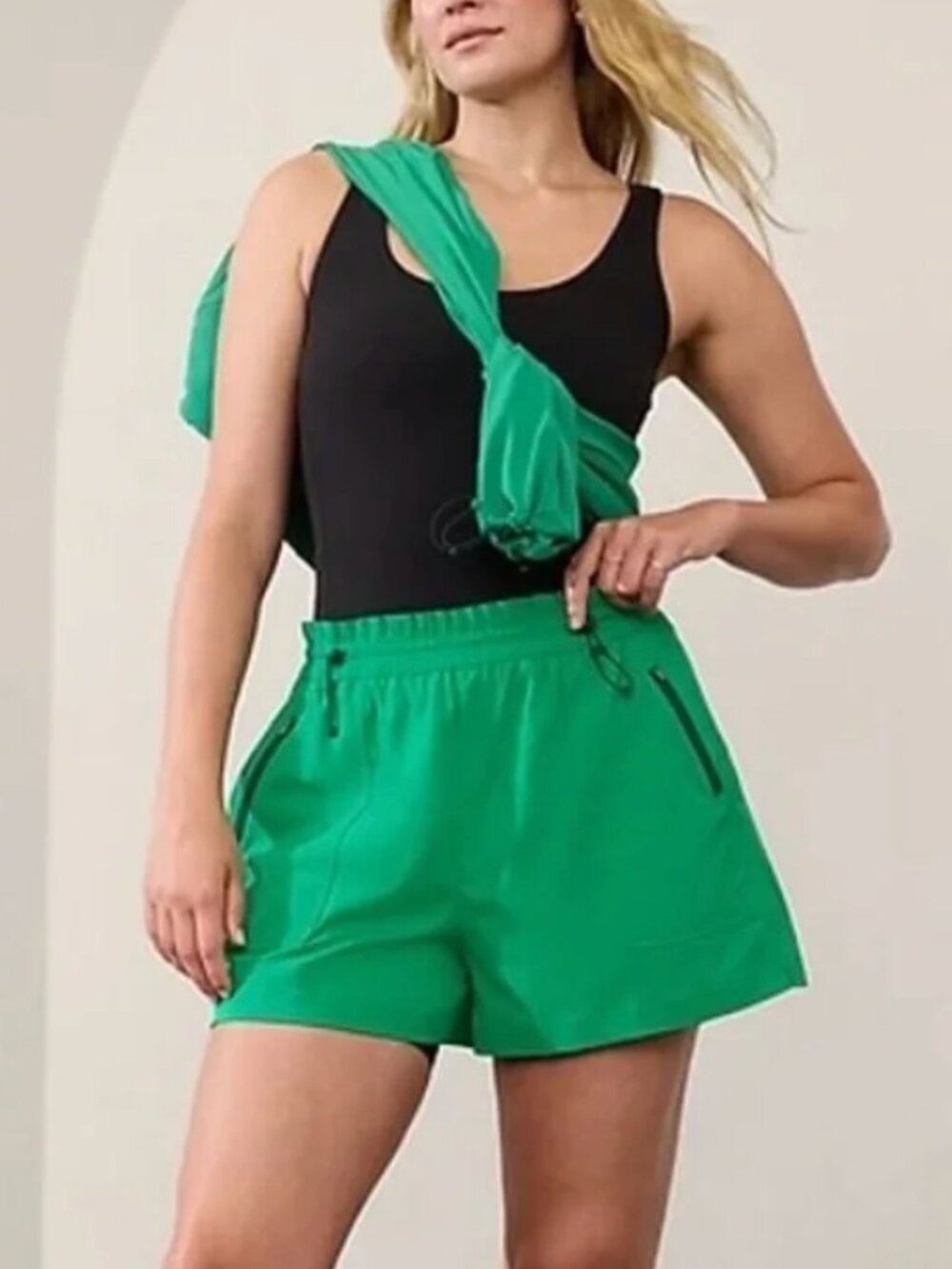 Athleta Trekkie Parachute Shorts in Scout Green Size L